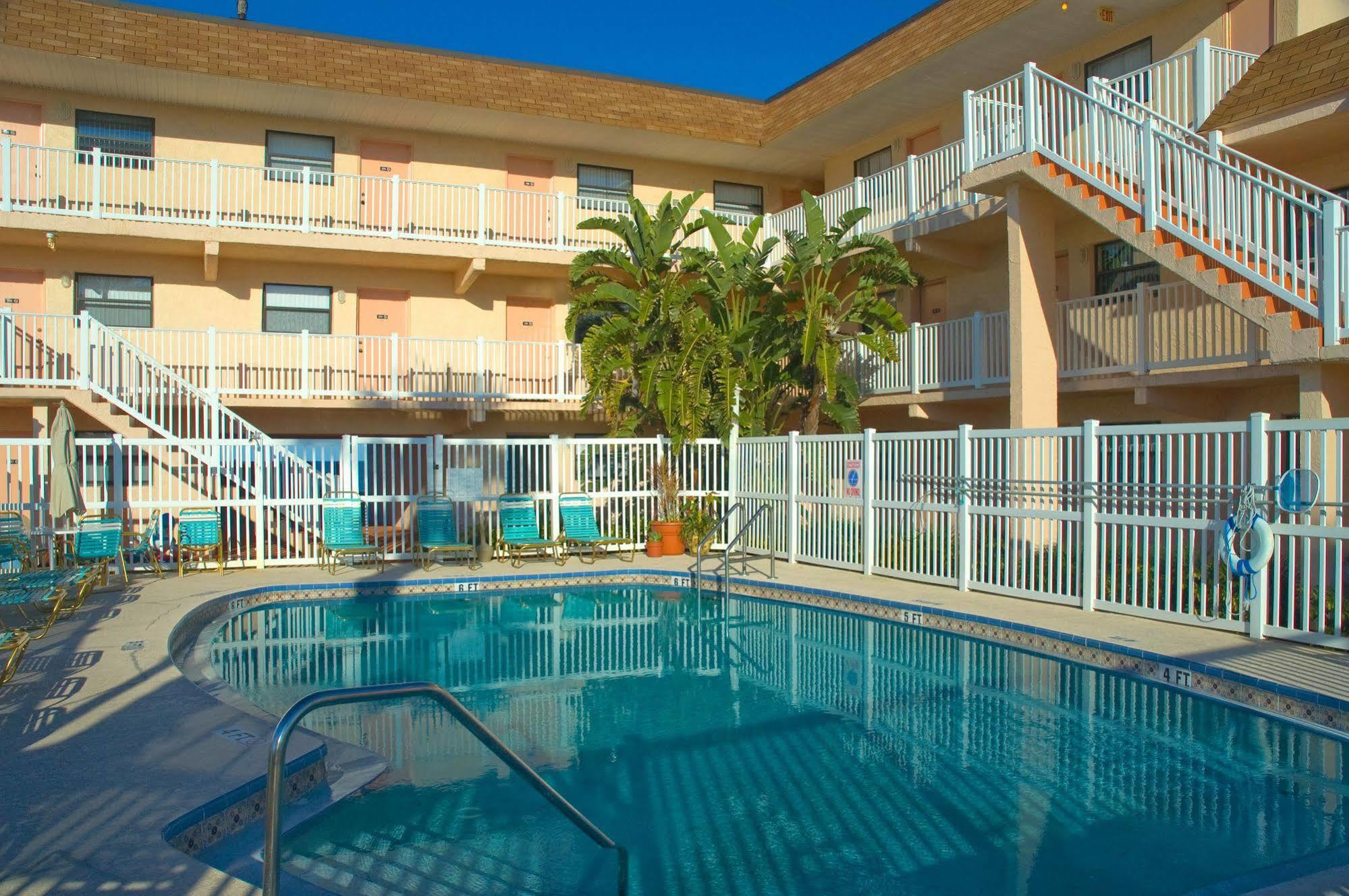 Tuckaway Shores Resort Melbourne Buitenkant foto